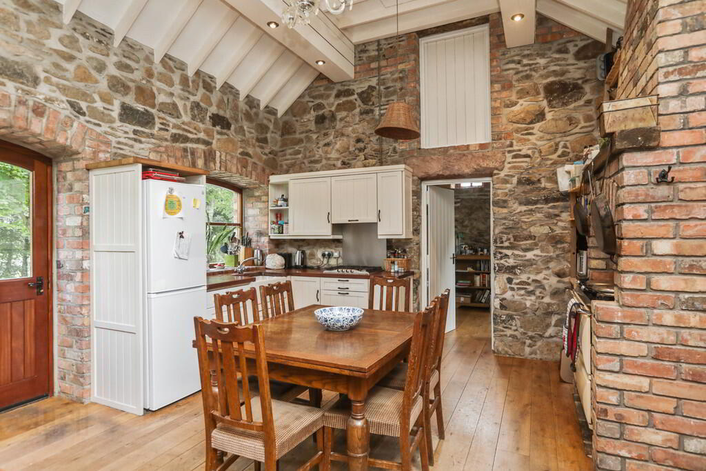31 Cabra Road 10 of 34