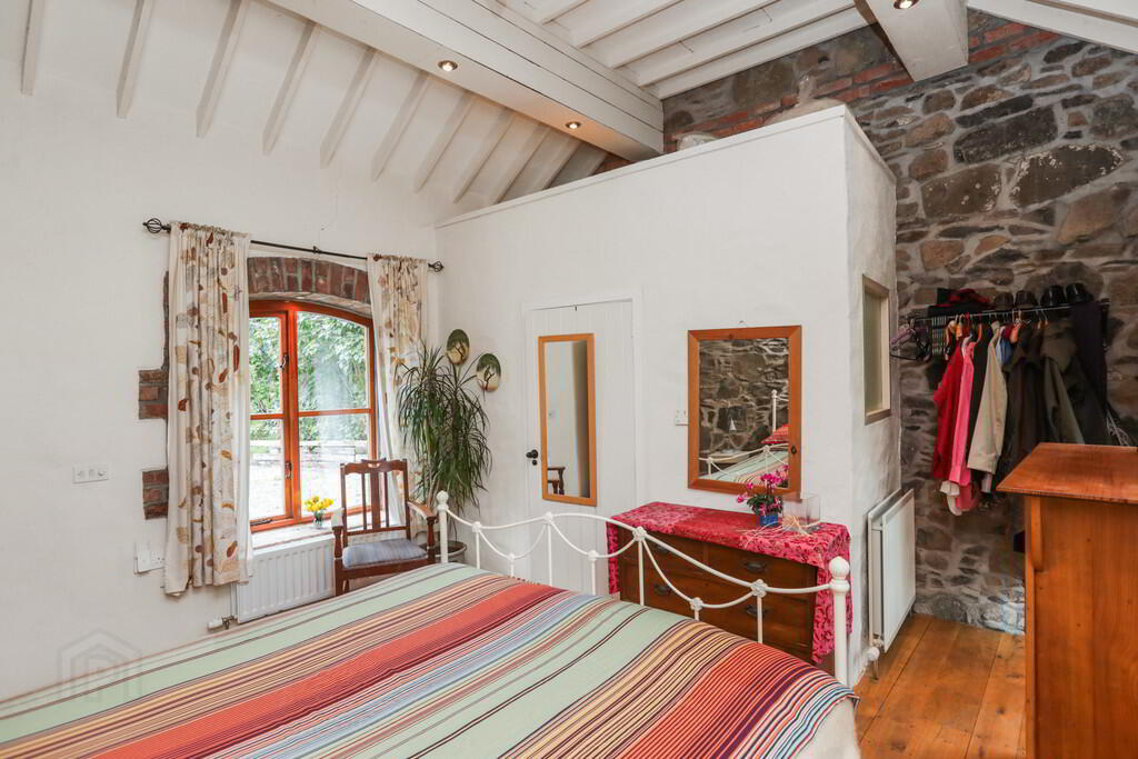 31 Cabra Road 14 of 34