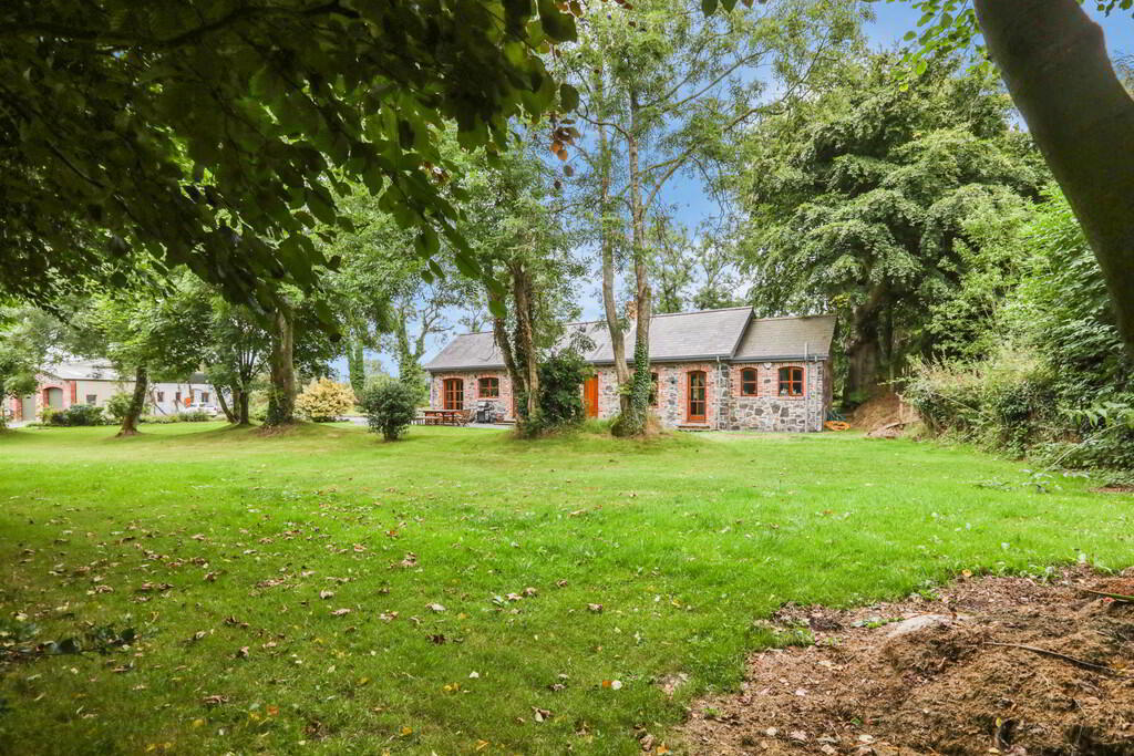31 Cabra Road 24 of 34