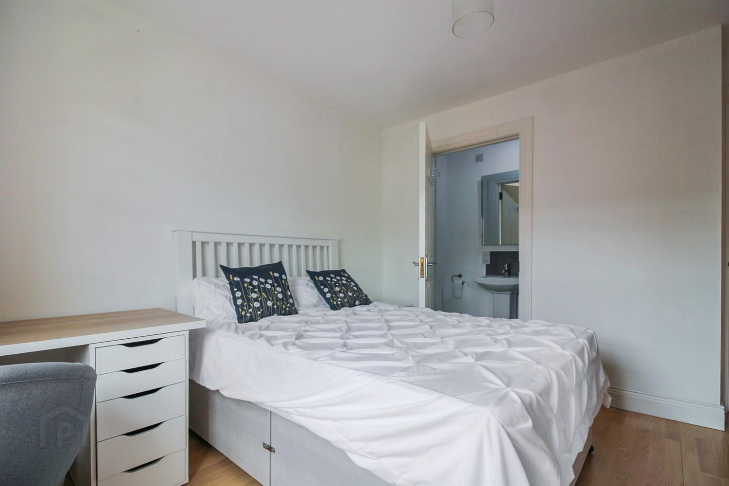 16 Rugby Square 6 of 8