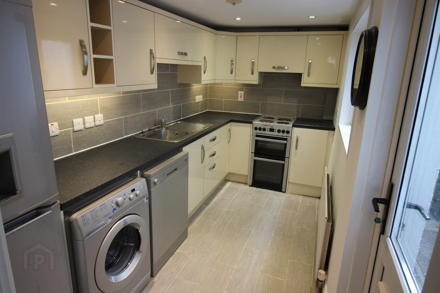 39 Windsor Road 4 of 7