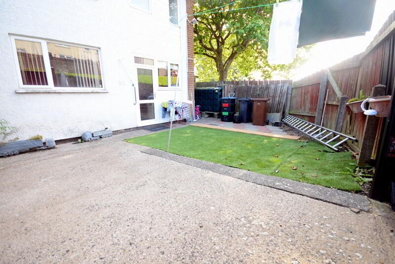23 Forthill Gardens 2 of 15