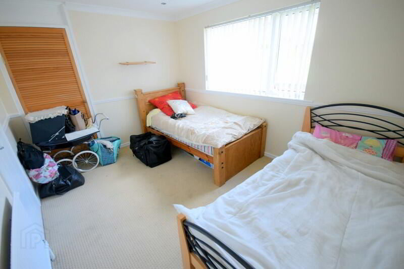 23 Forthill Gardens 11 of 15
