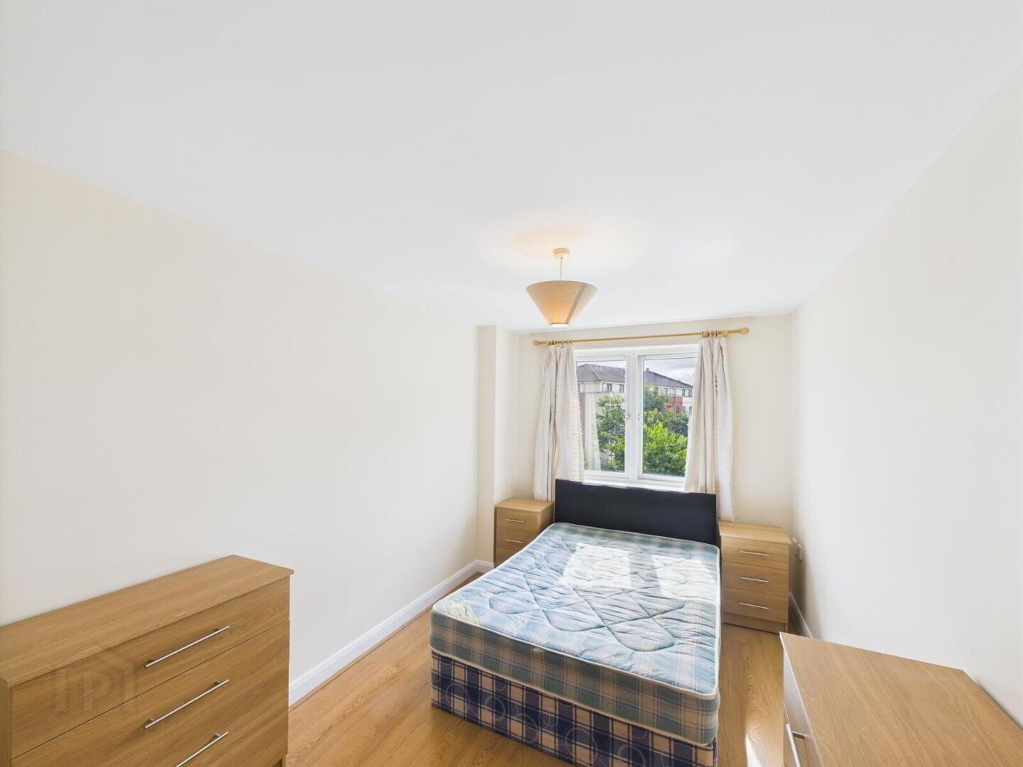 Apartment 13 Dunmore Building 32 Old Bakers Court 10 of 10