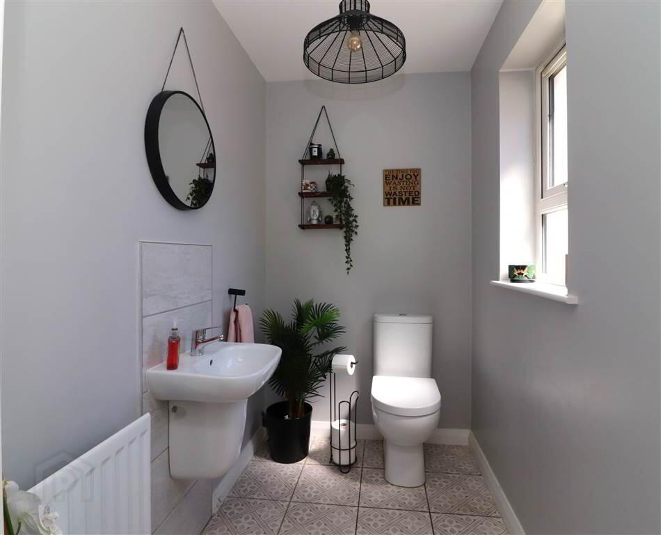 11 Ayrshire Manor 3 of 17