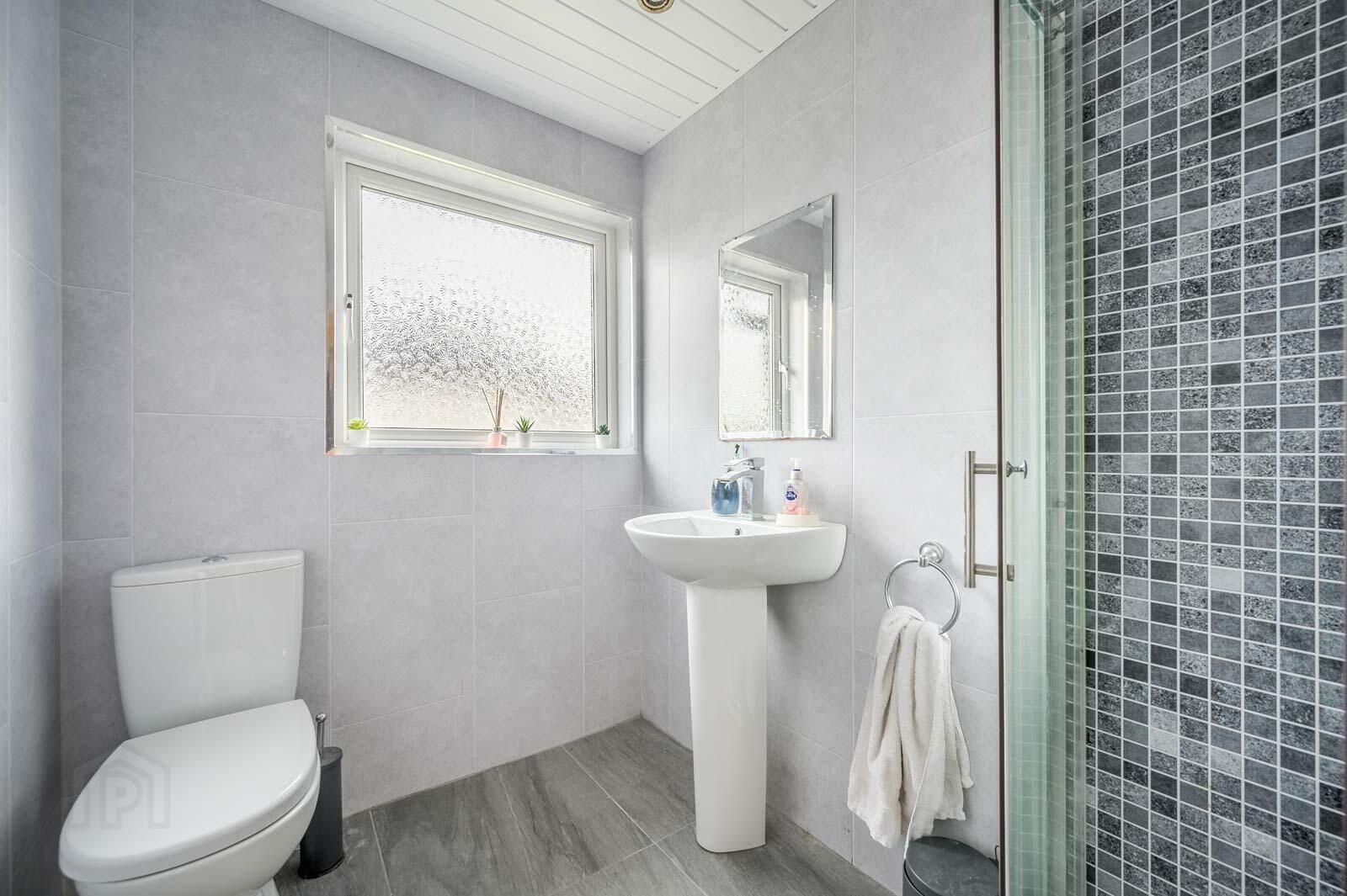 12 Glen Road 19 of 23