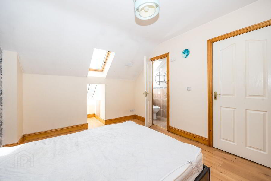 4 Cairn Court 8 of 19