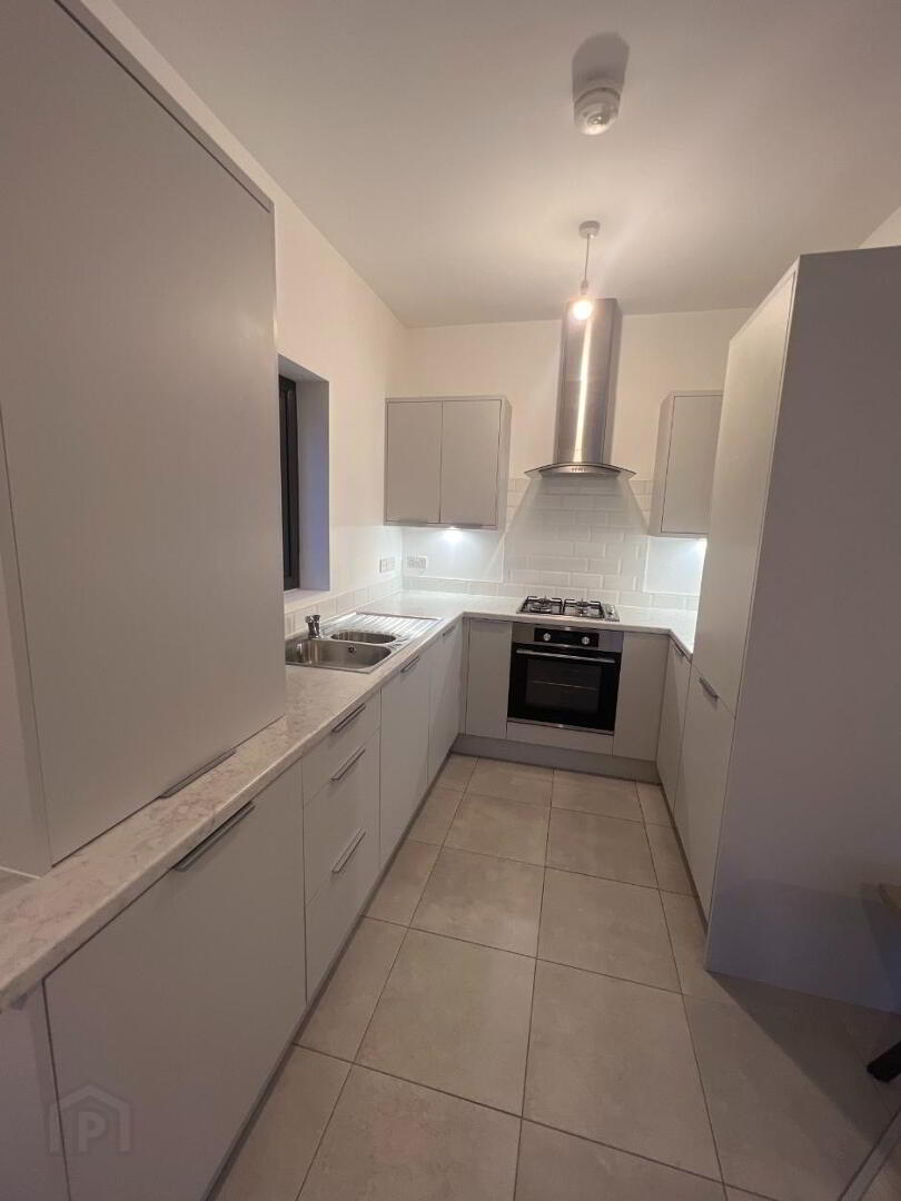 35 Cotton Hall, 5 Faulkner Road 10 of 11