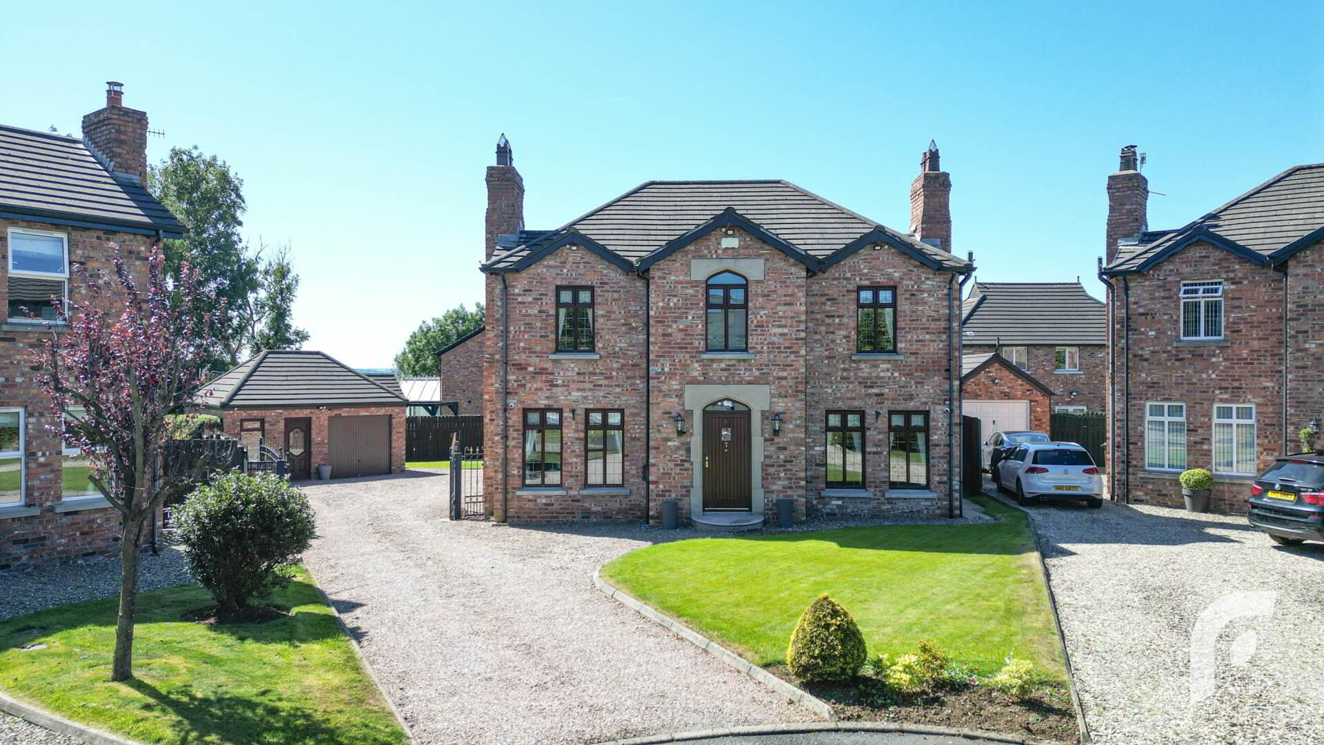 7 Hedgelea Grove 1 of 55