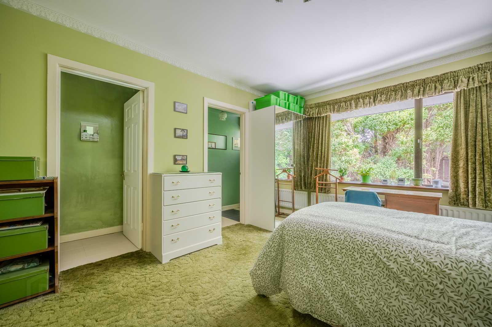 12a Circular Road West 27 of 36