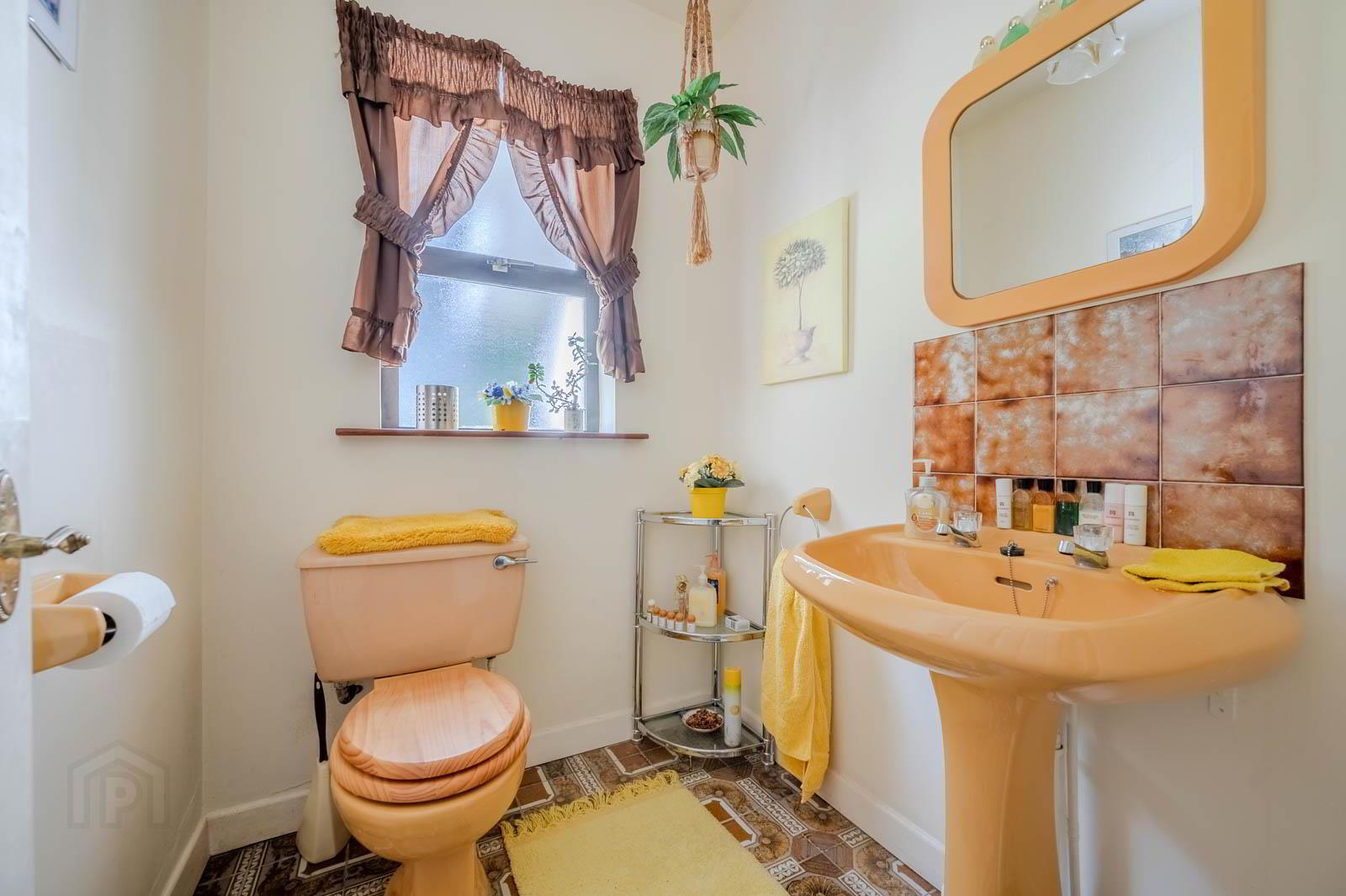 12a Circular Road West 19 of 36