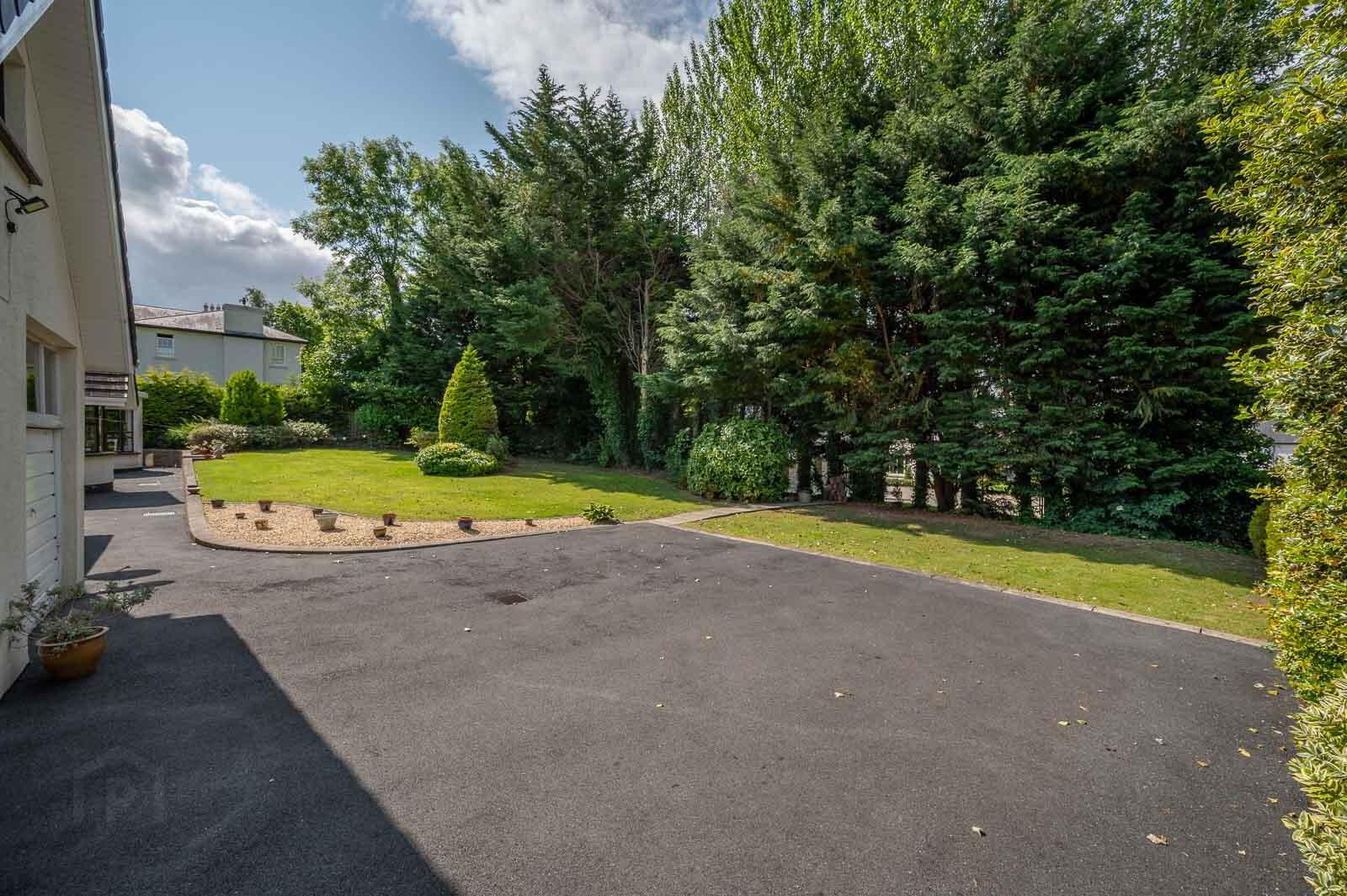 12a Circular Road West 36 of 39
