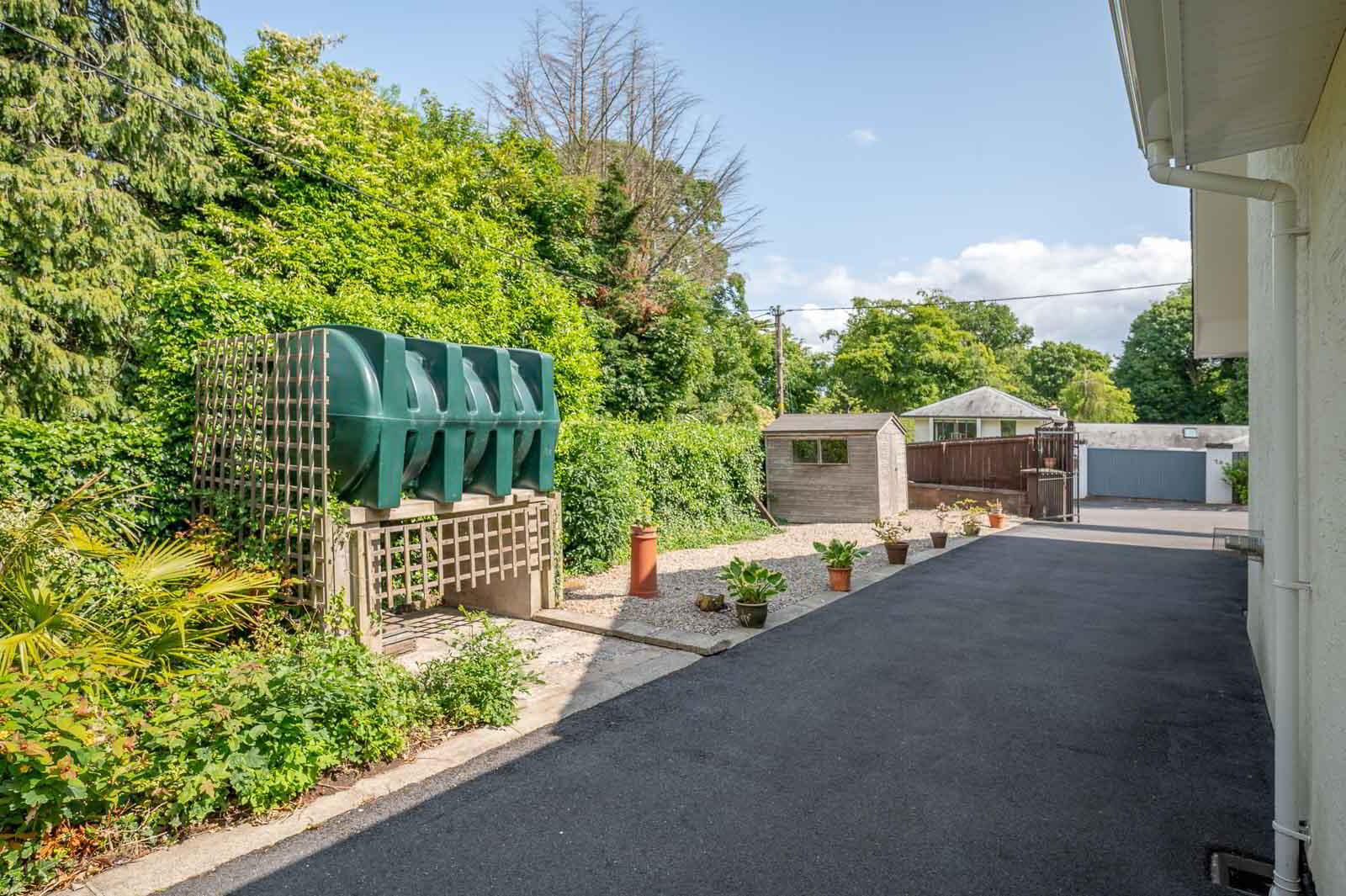 12a Circular Road West 38 of 39