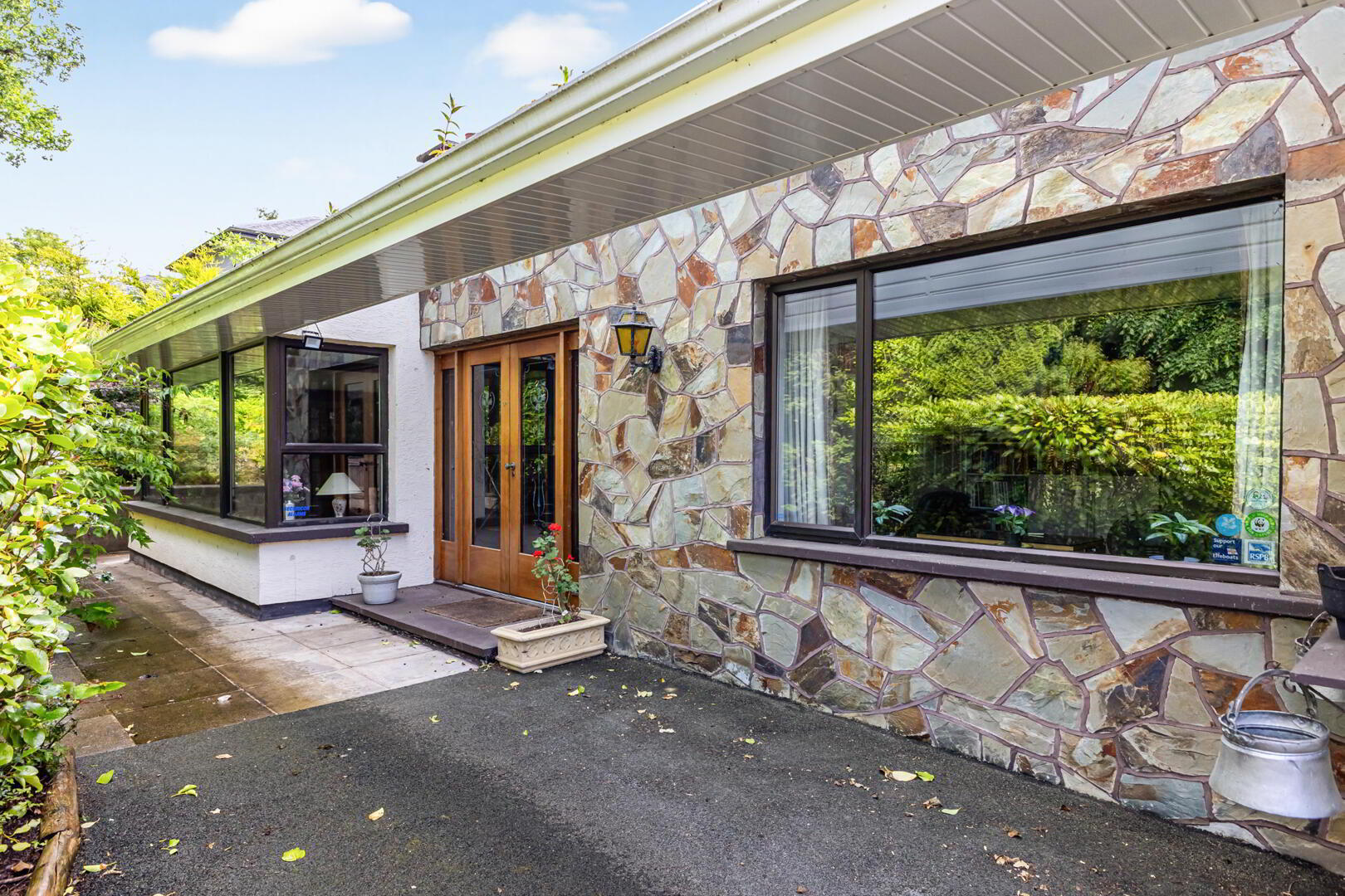12a Circular Road West 3 of 44