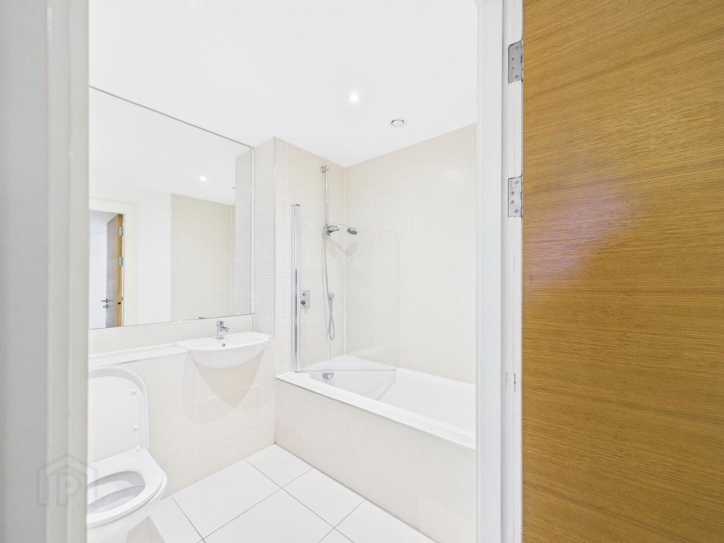 Apartment 202 2 William Street South 5 of 6