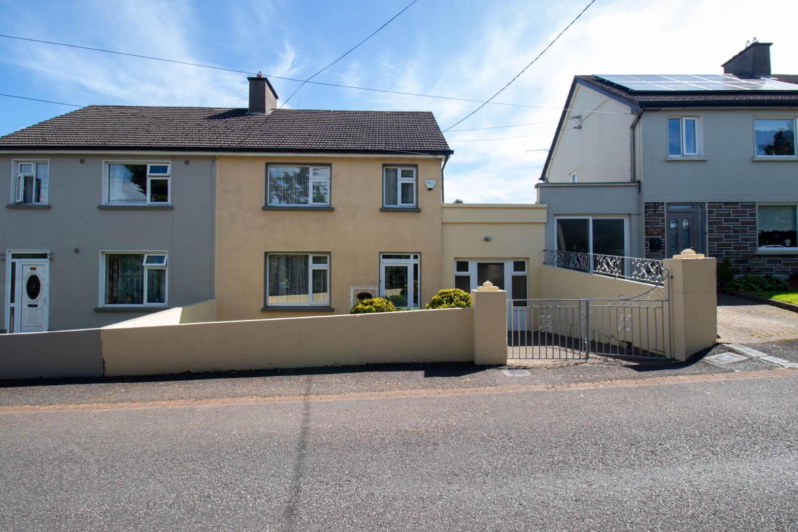 13 Highfield Road 1 of 27
