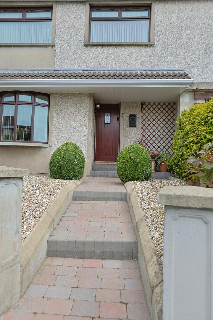 44 Mountview Park 5 of 96