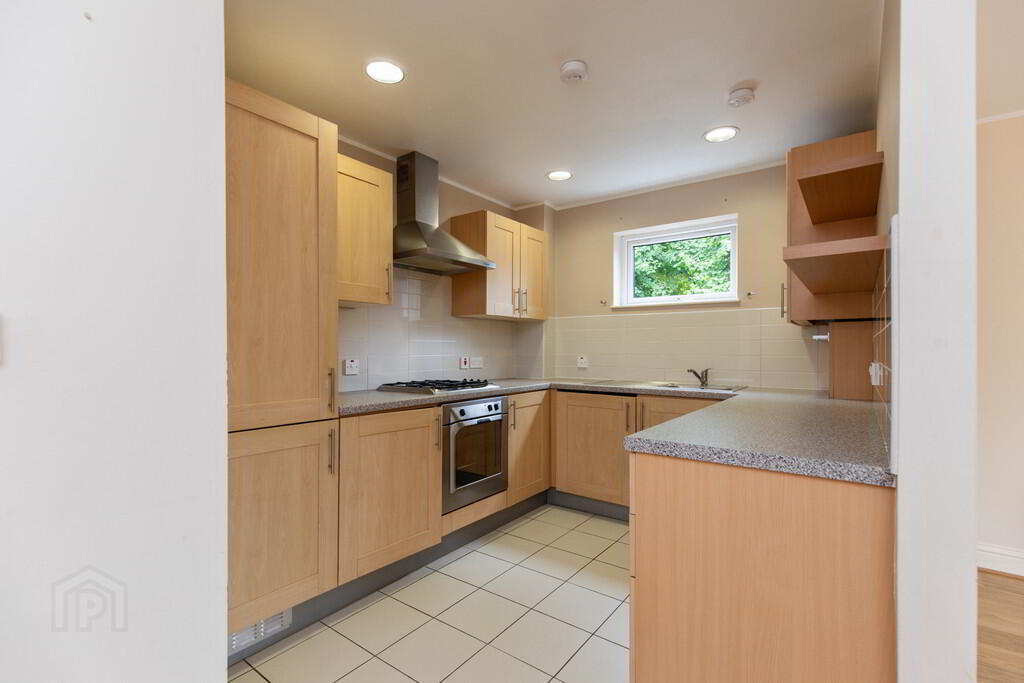 Apt 17 Grafton Court, 85 Kings Road 4 of 13