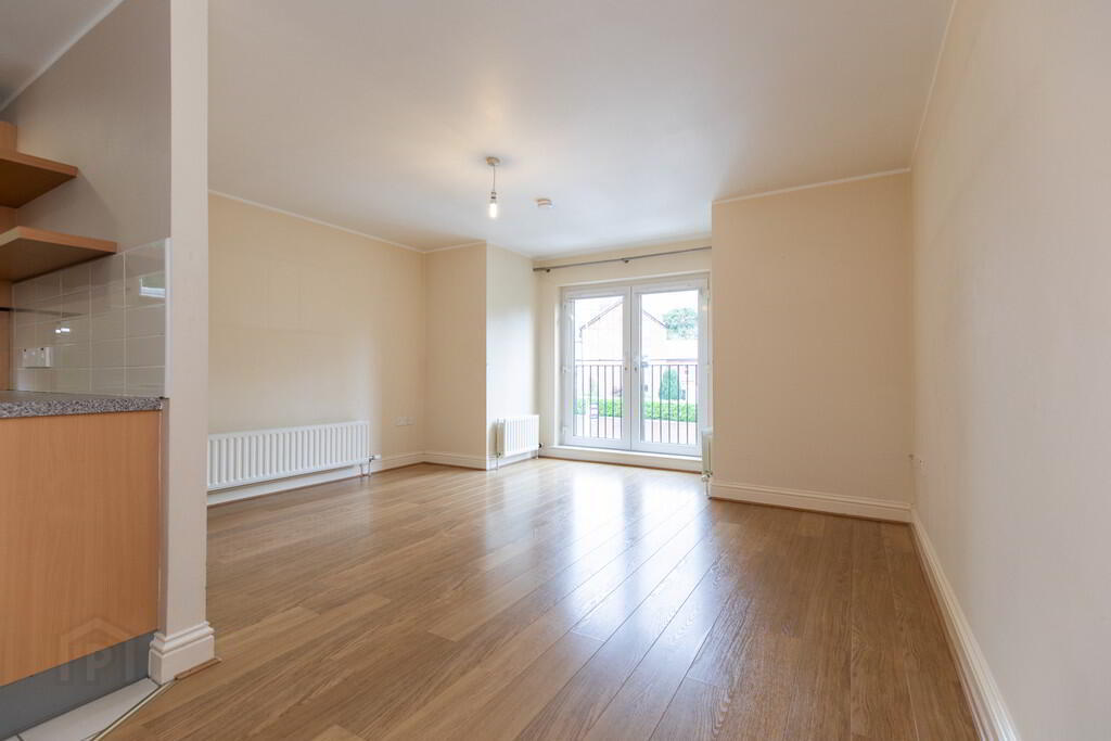 Apt 17 Grafton Court, 85 Kings Road 3 of 13