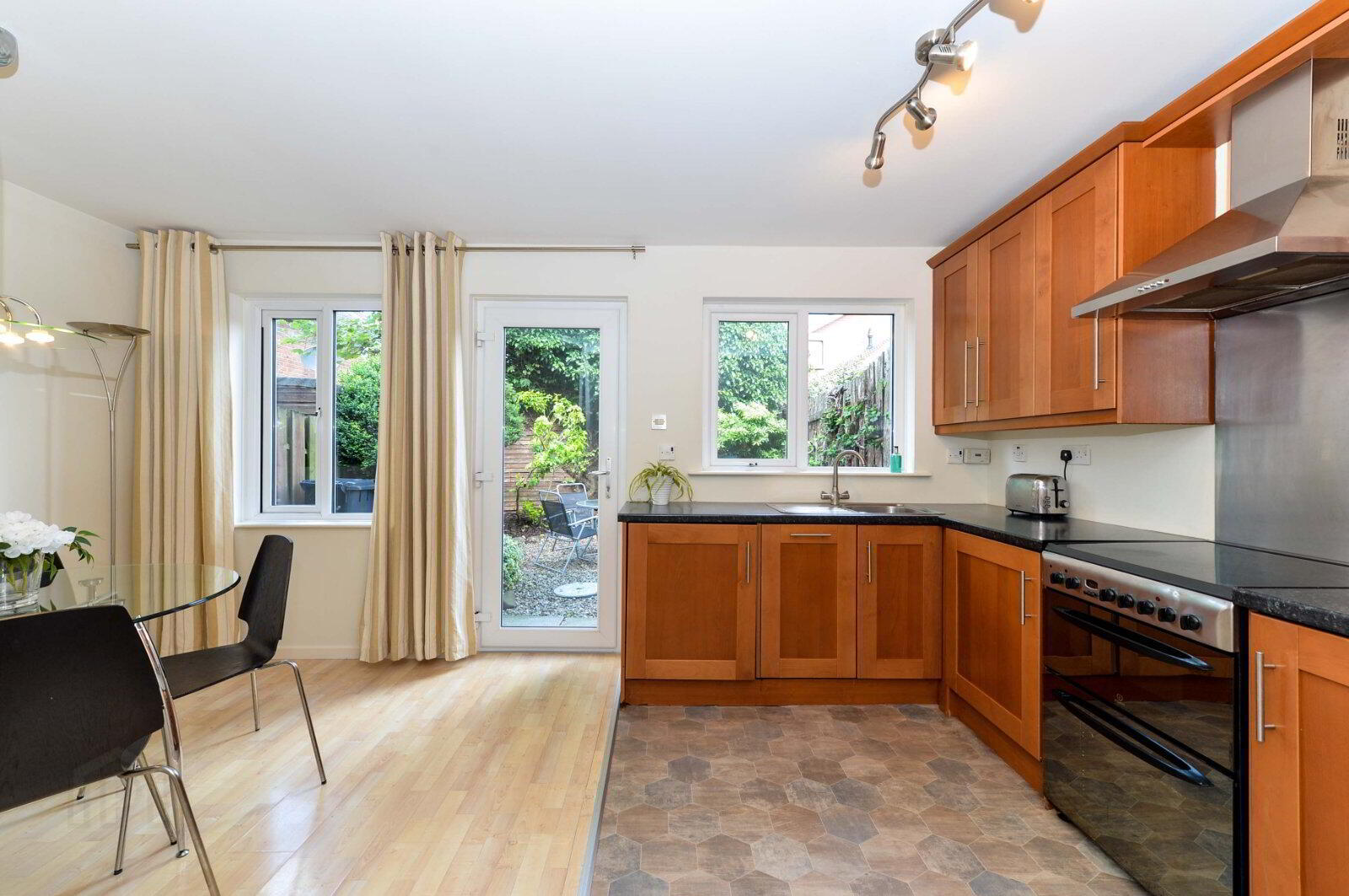 3 Hopedene Mews 5 of 17