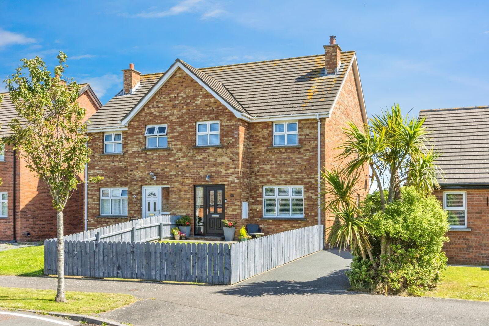 10 Demesne Avenue 1 of 12