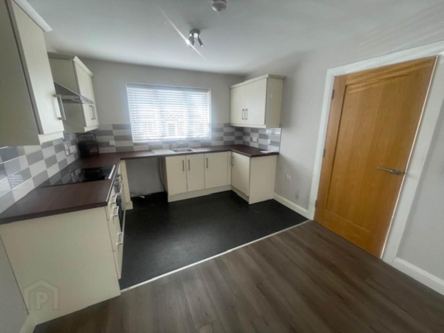 8 Bann Meadow 6 of 12