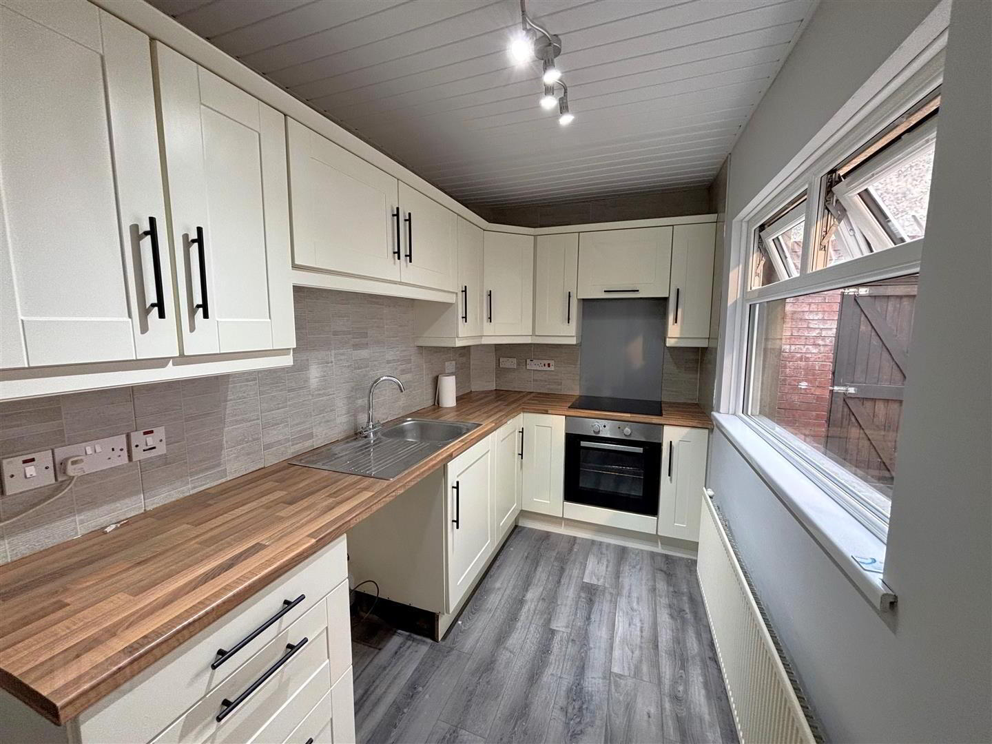 7 Woodvale Street 7 of 13