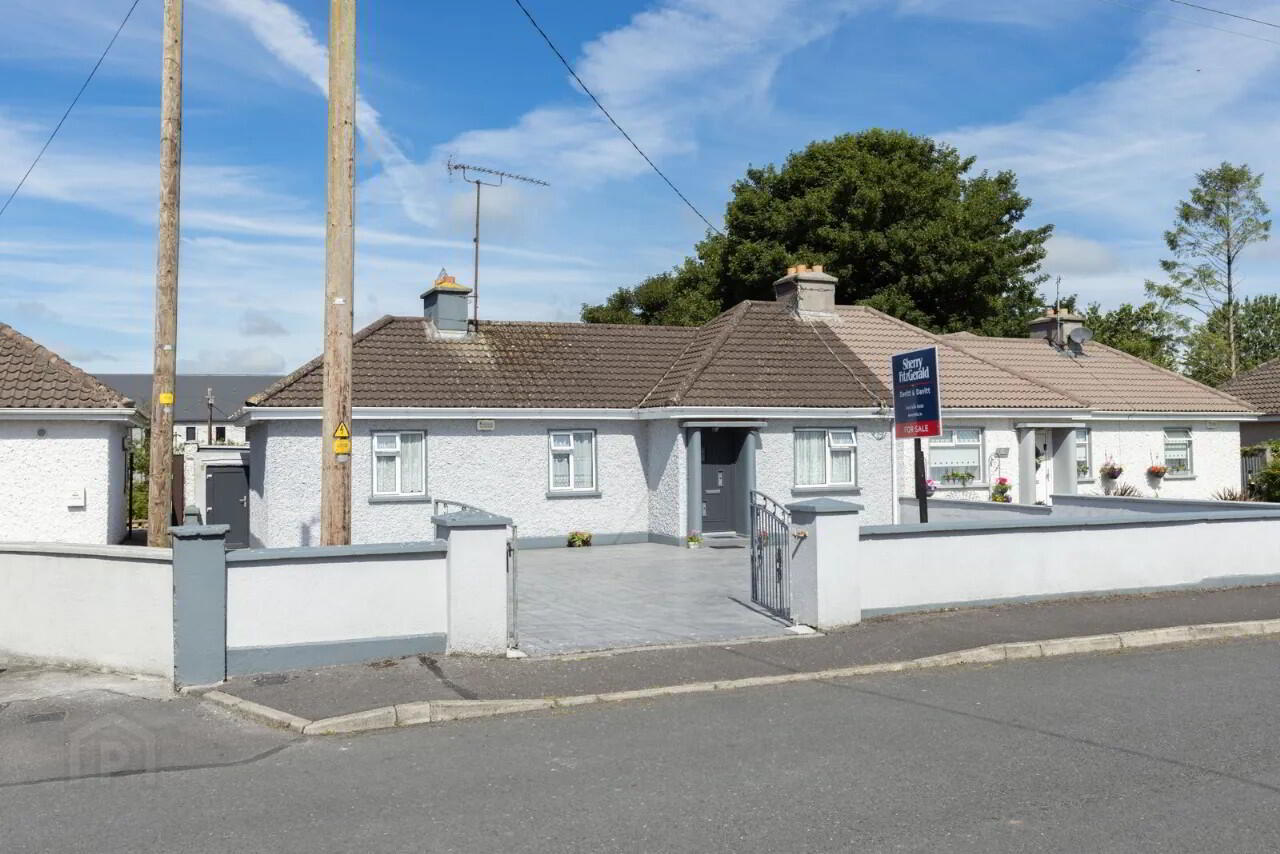 46 Green Rd 1 of 41