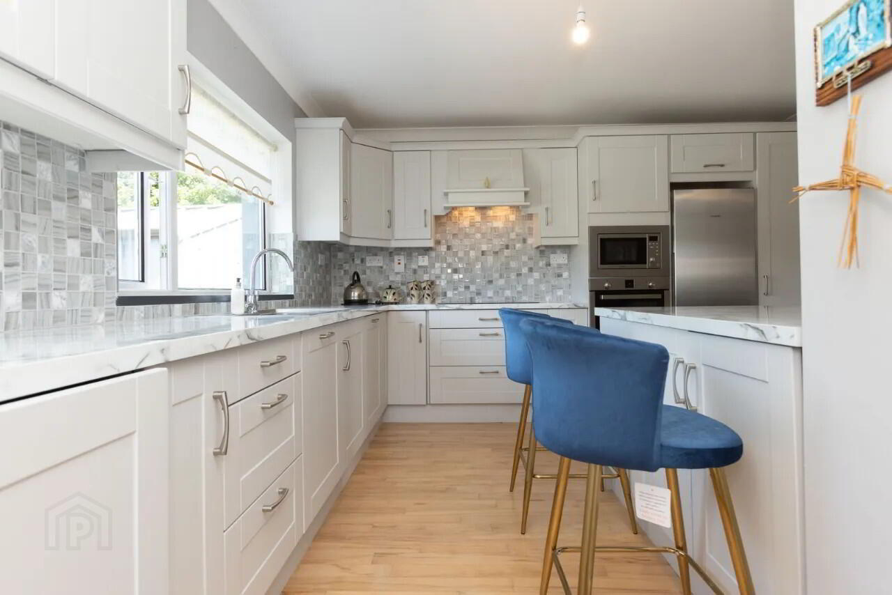 46 Green Rd 10 of 41