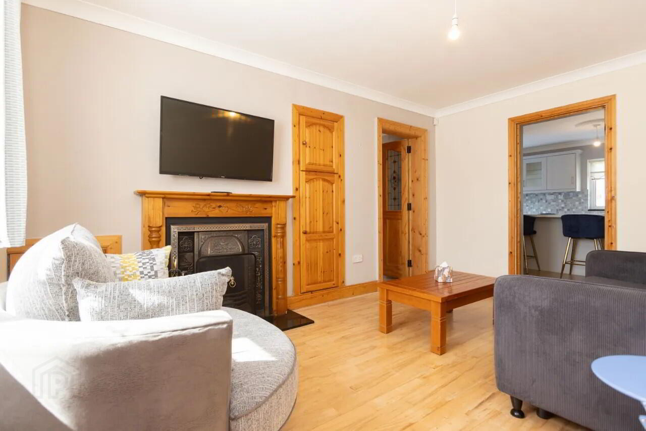 46 Green Rd 13 of 41