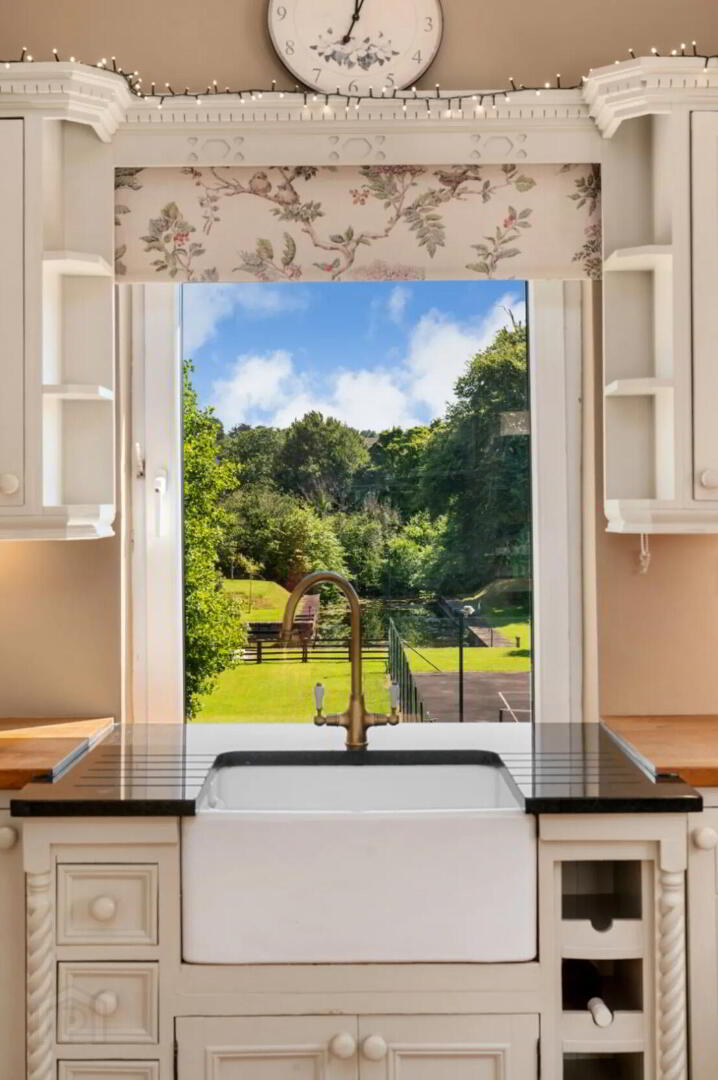 Moys House, Clarisford 16 of 37