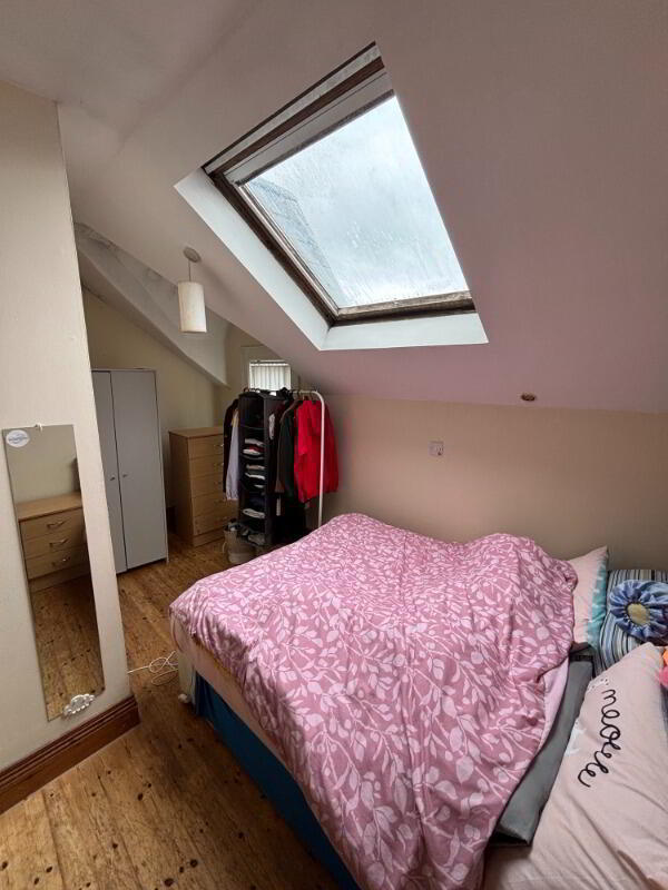 Apartment 3 87 Eglantine Avenue 4 of 8