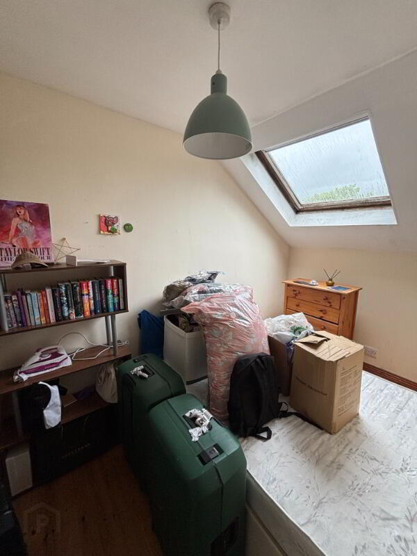 Apartment 3 87 Eglantine Avenue 6 of 8