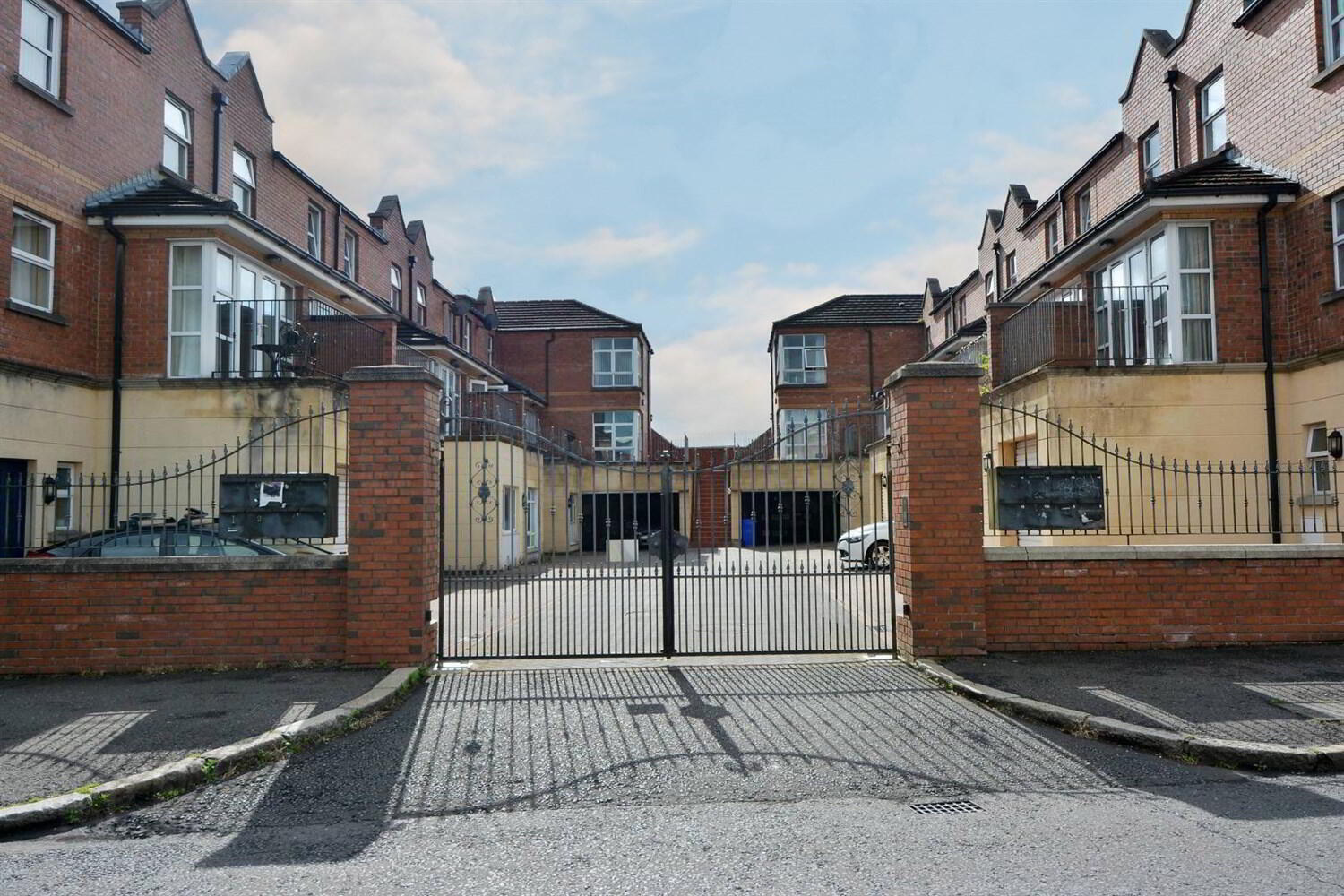 6 Donnybrook Court 1 of 34