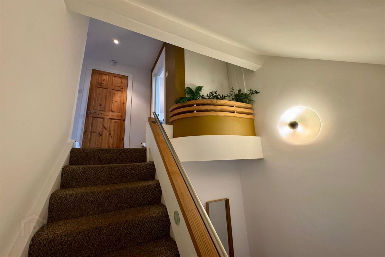 8 Thorburn Road 17 of 35