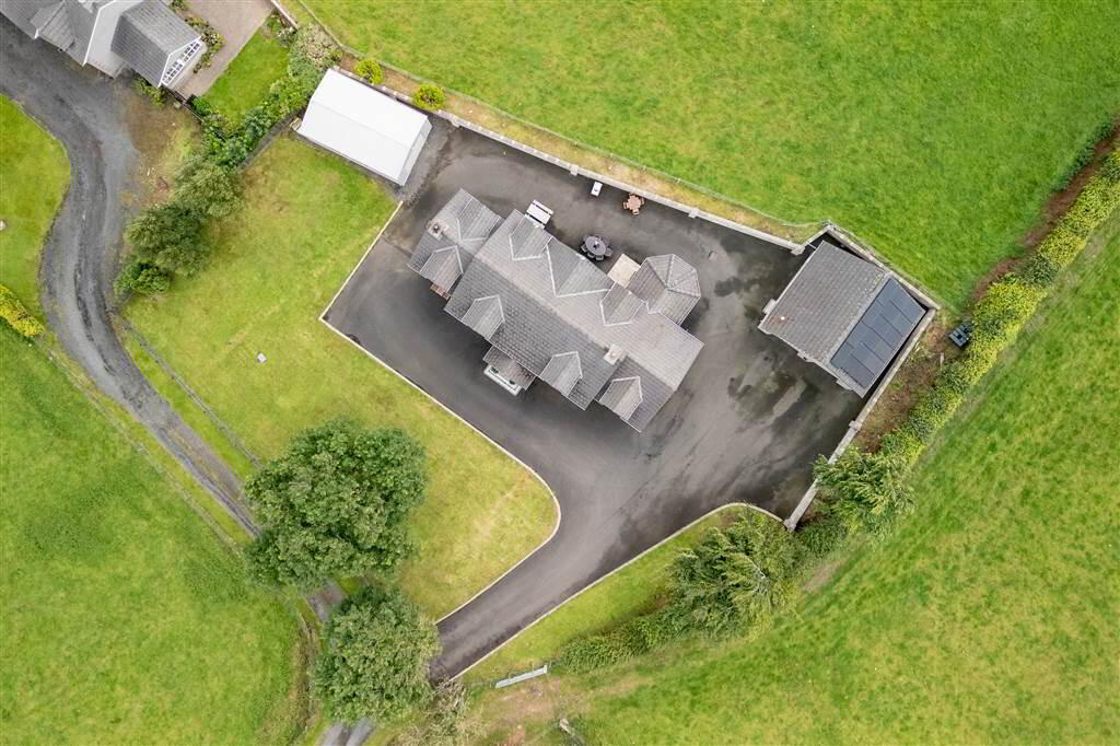 27 Lisnahilt Road 4 of 64