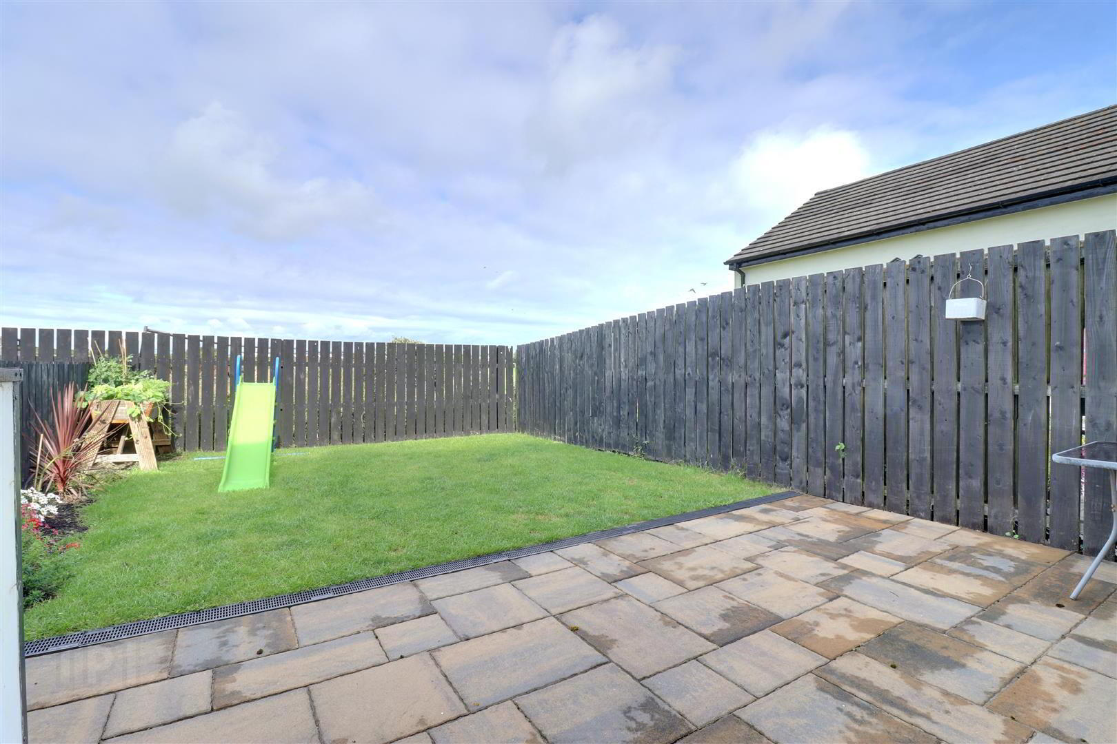 37 Hawthorn Crescent 15 of 19