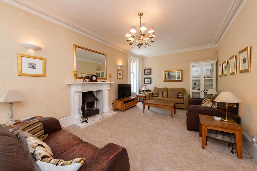 "Latharna", 14 Lenamore Avenue 5 of 39