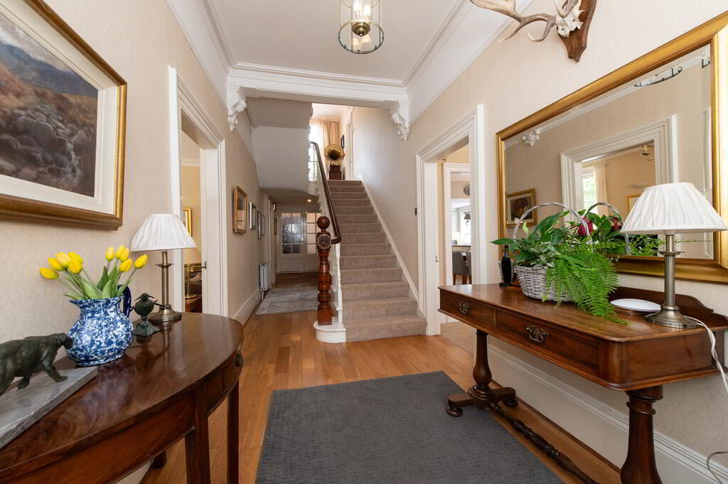 "Latharna", 14 Lenamore Avenue 4 of 39