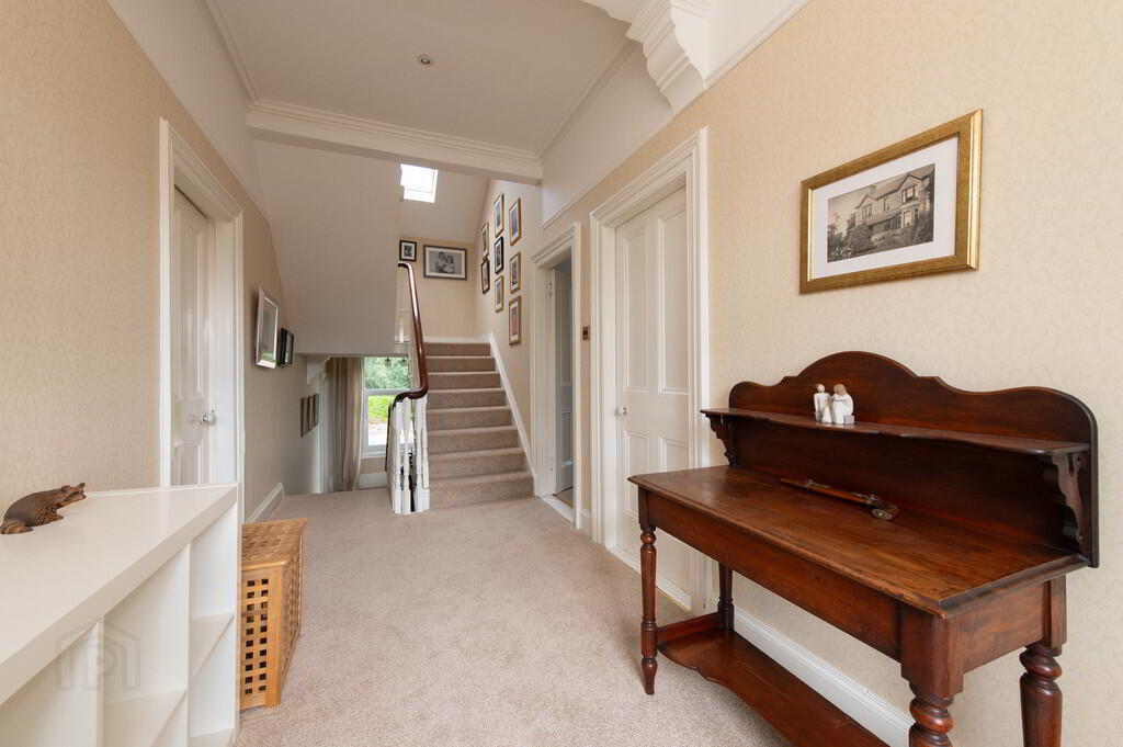"Latharna", 14 Lenamore Avenue 16 of 39