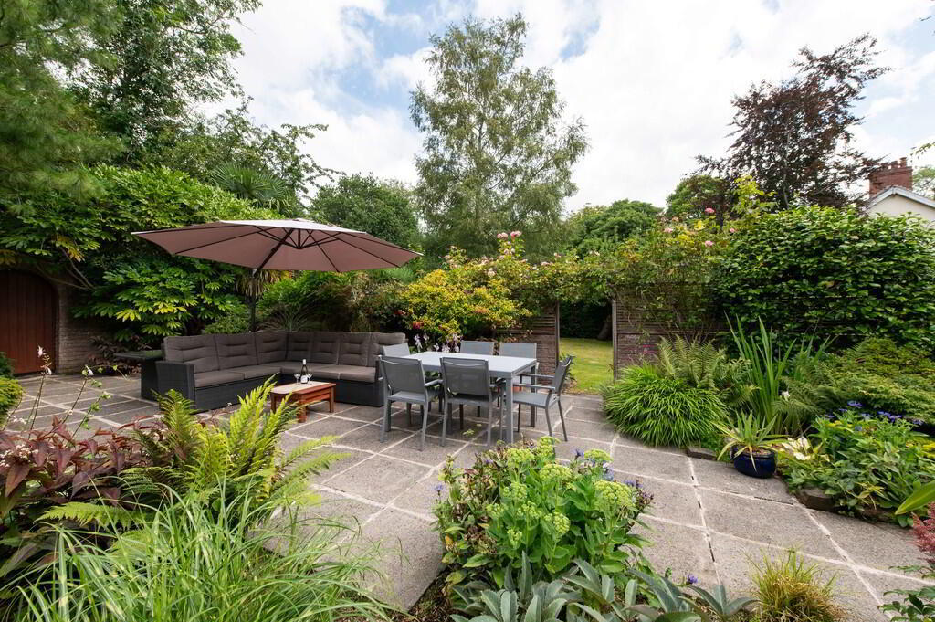 "Latharna", 14 Lenamore Avenue 29 of 39