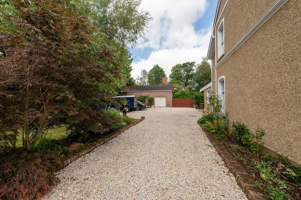 "Latharna", 14 Lenamore Avenue 35 of 39