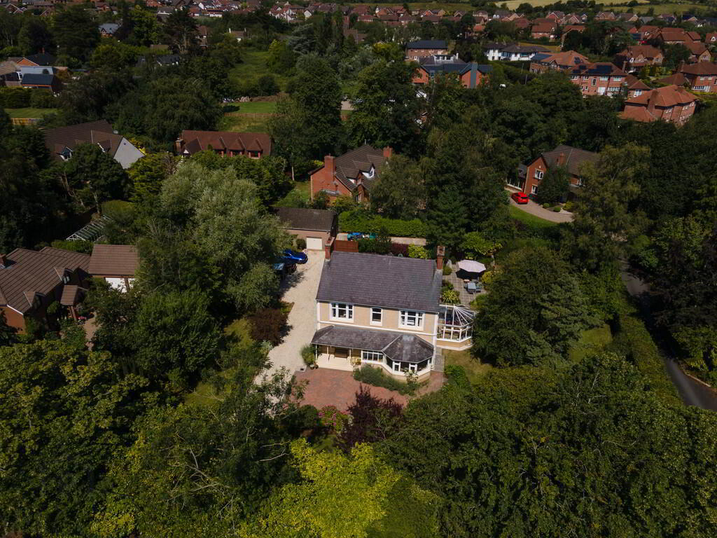 "Latharna", 14 Lenamore Avenue 38 of 39