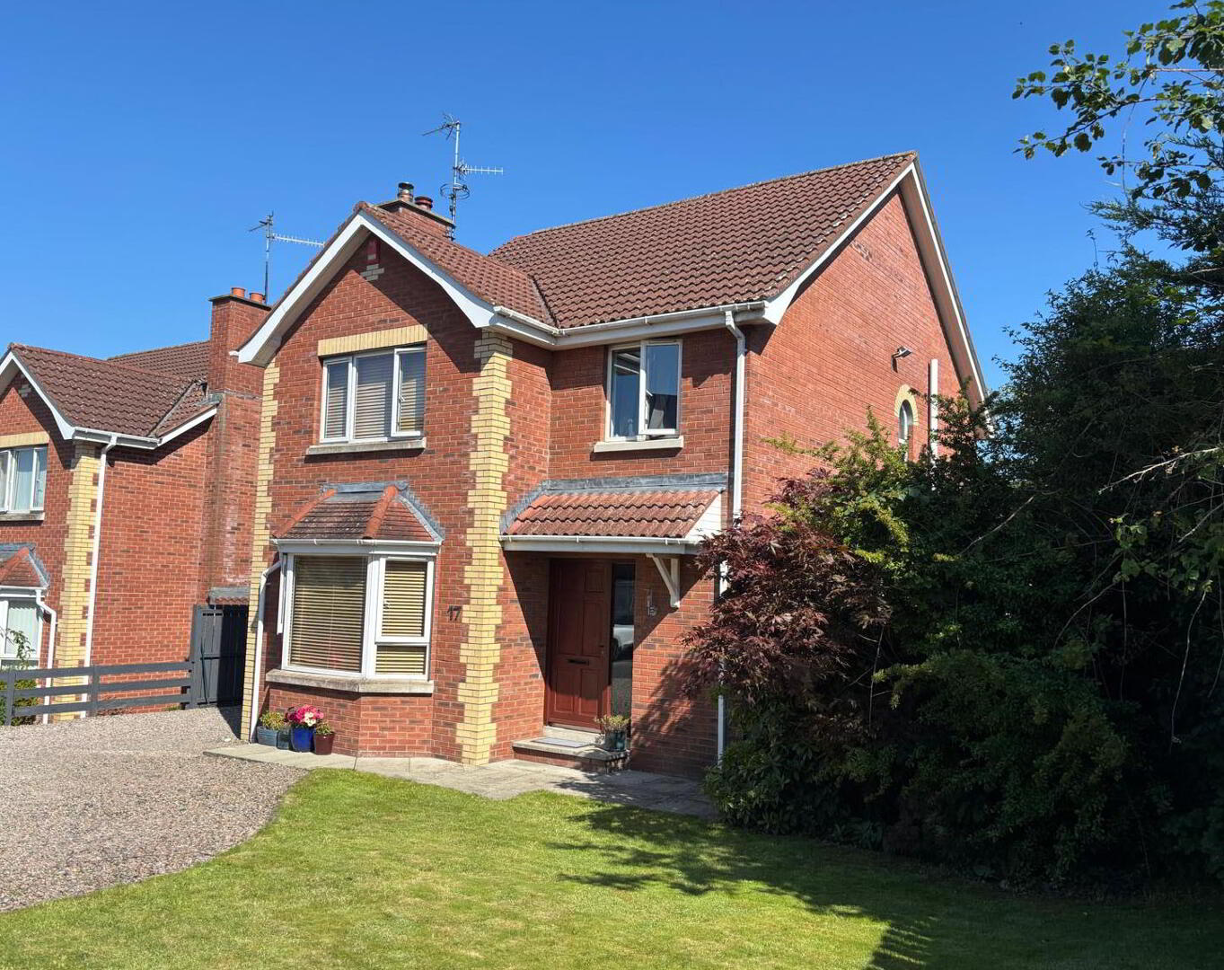 17 Milfort Crescent 1 of 16