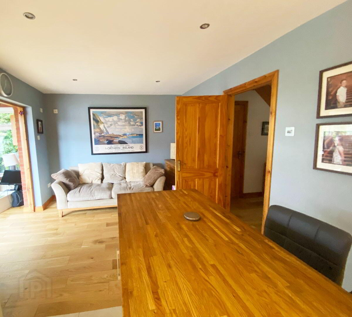 17 Milfort Crescent 8 of 16