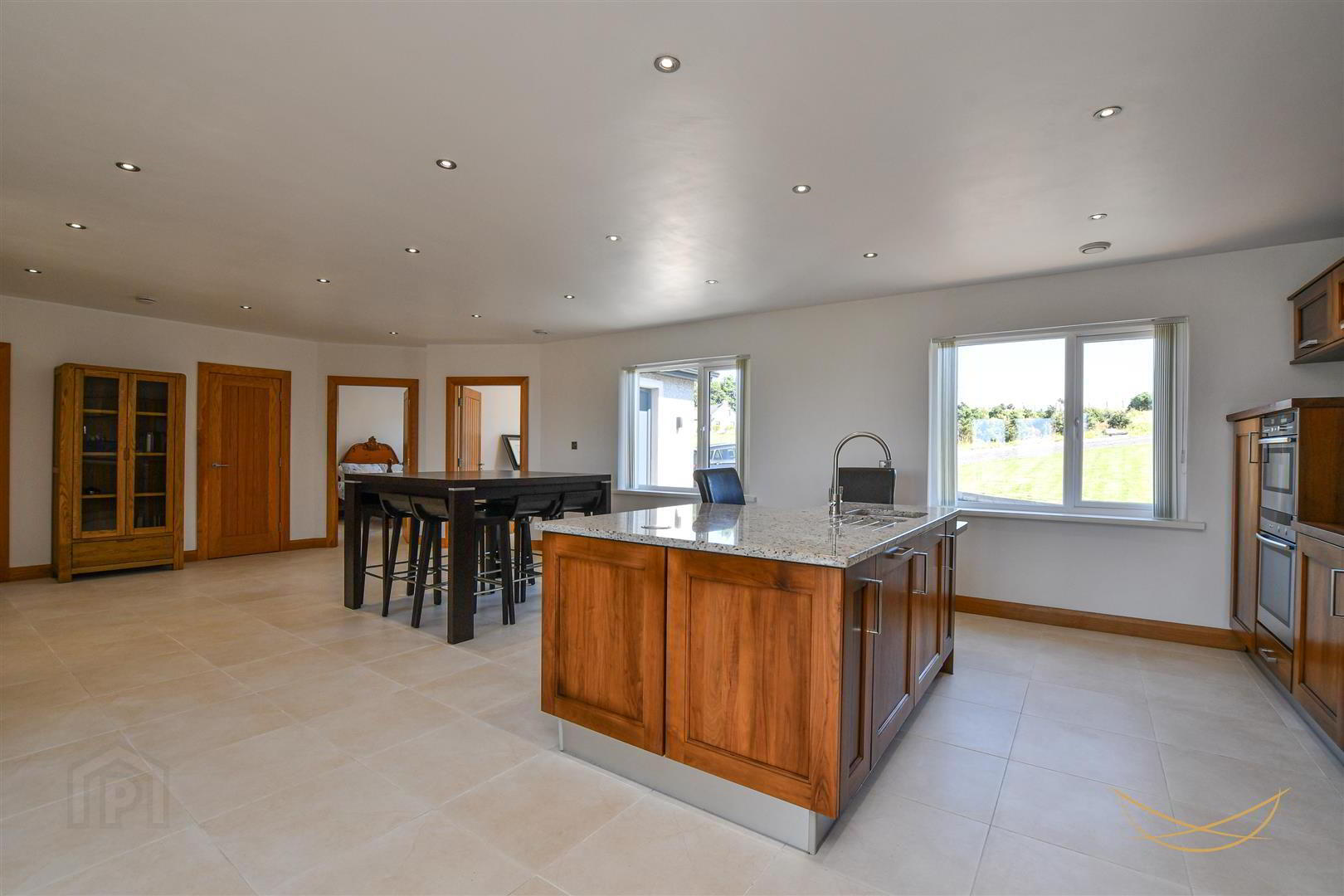 64e Tildarg Road 13 of 63