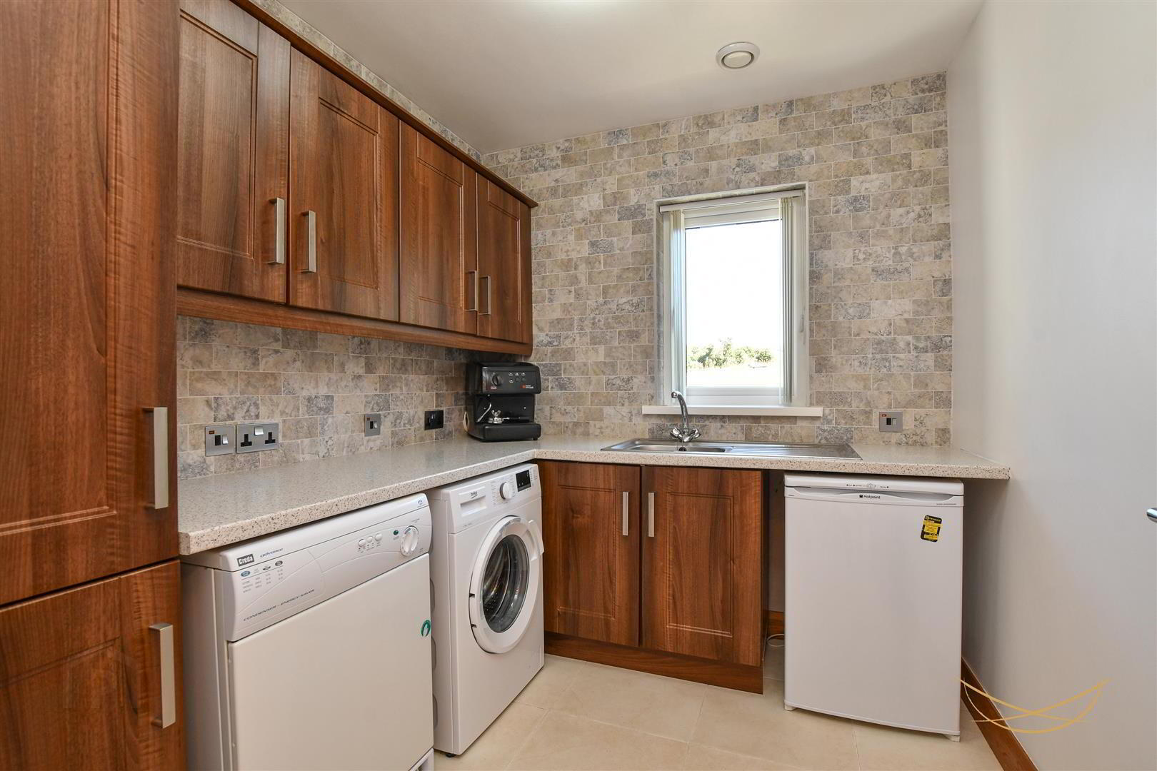 64e Tildarg Road 28 of 63