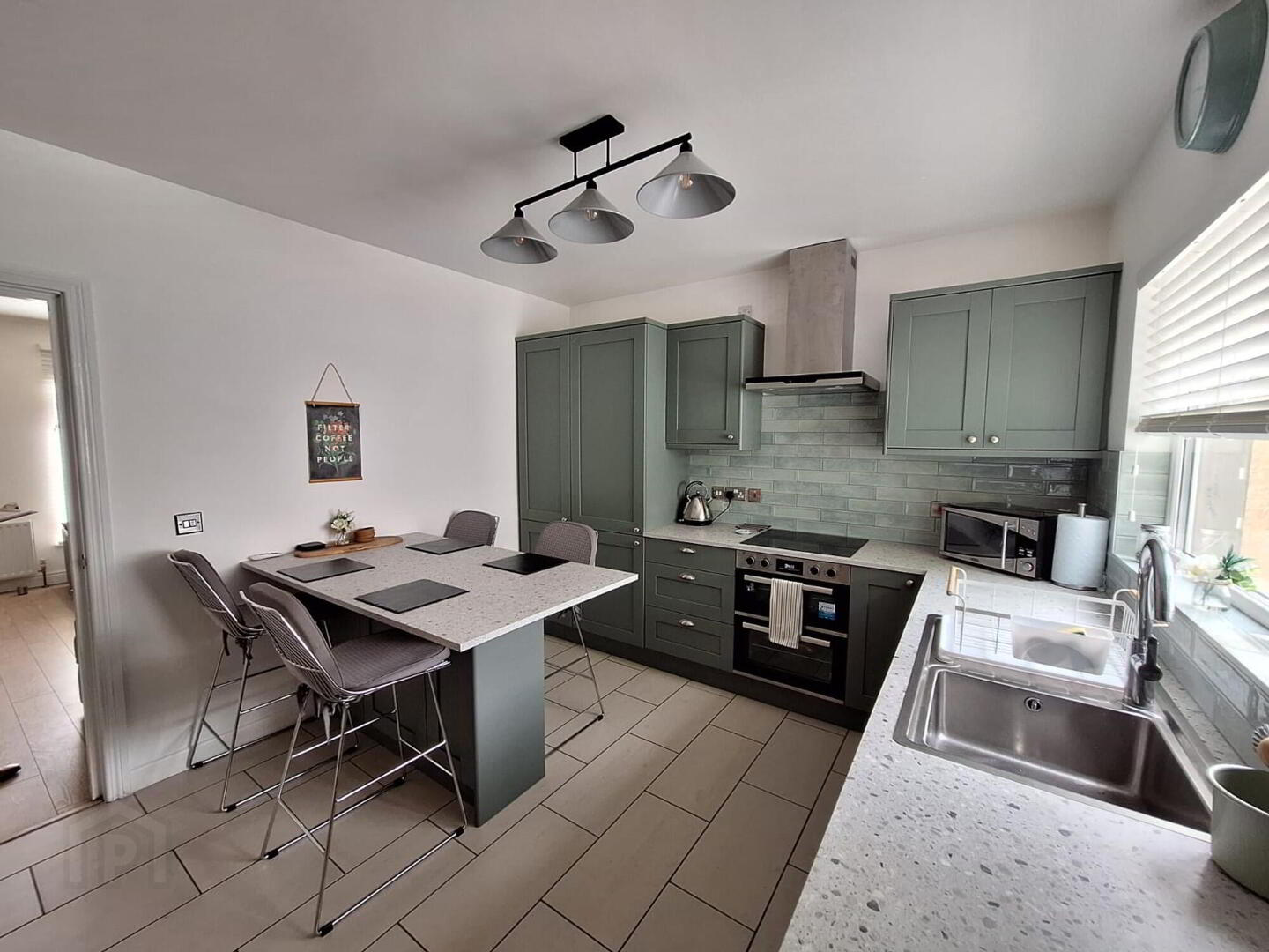12 Market Court 7 of 30