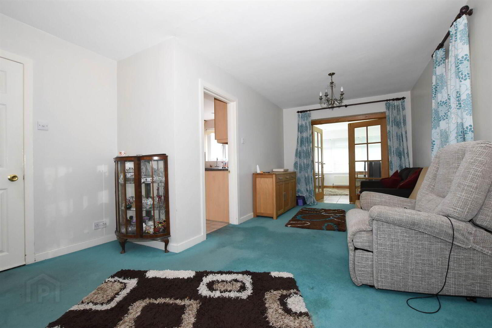 8 Beverley Avenue 4 of 20