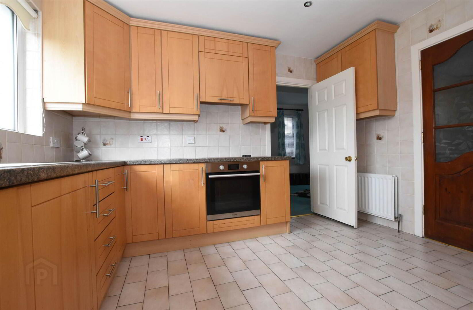 8 Beverley Avenue 6 of 20